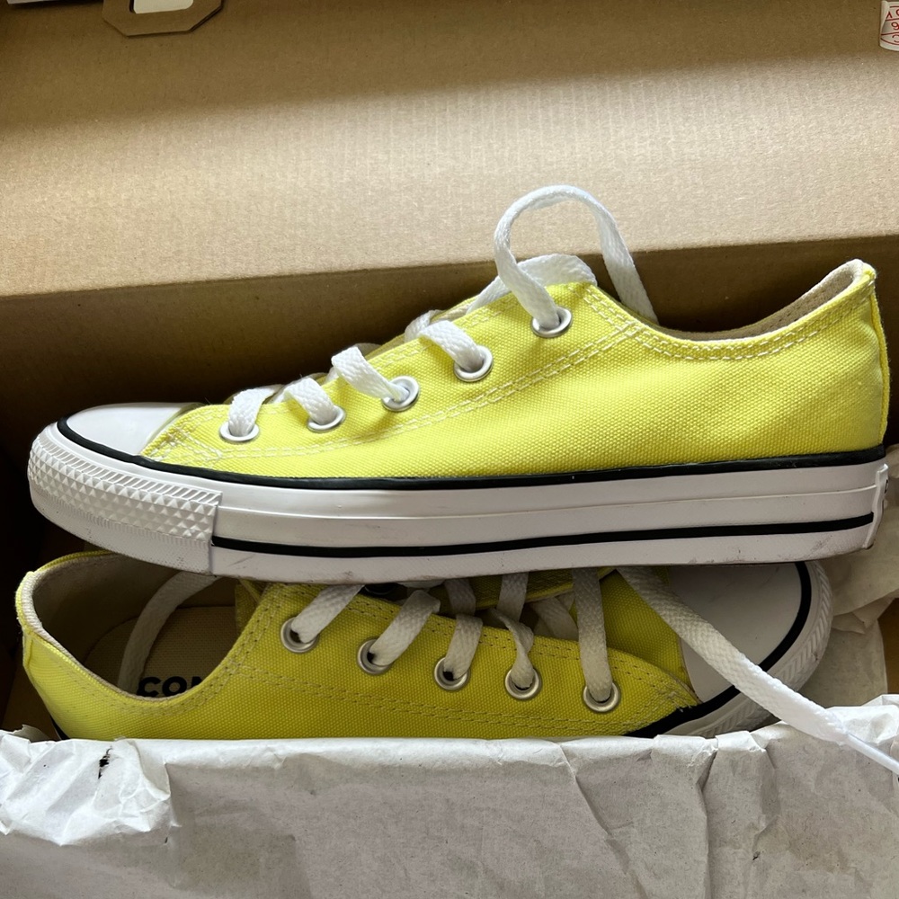 Converse Chuck Taylor All Star,Citron, size 6(W)/4(M),worn once
